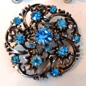 Coro vintage rhinestone brooch